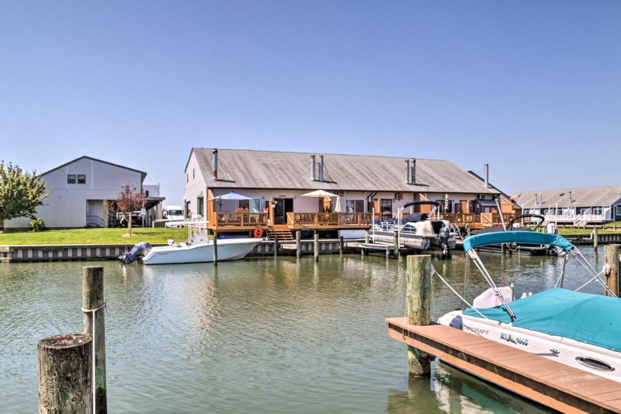Airy Ocean City Condo On Canal Front With Deck! Екстер'єр фото