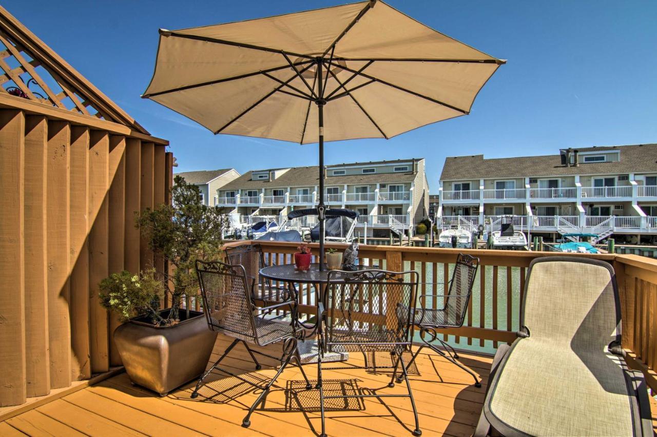 Airy Ocean City Condo On Canal Front With Deck! Екстер'єр фото